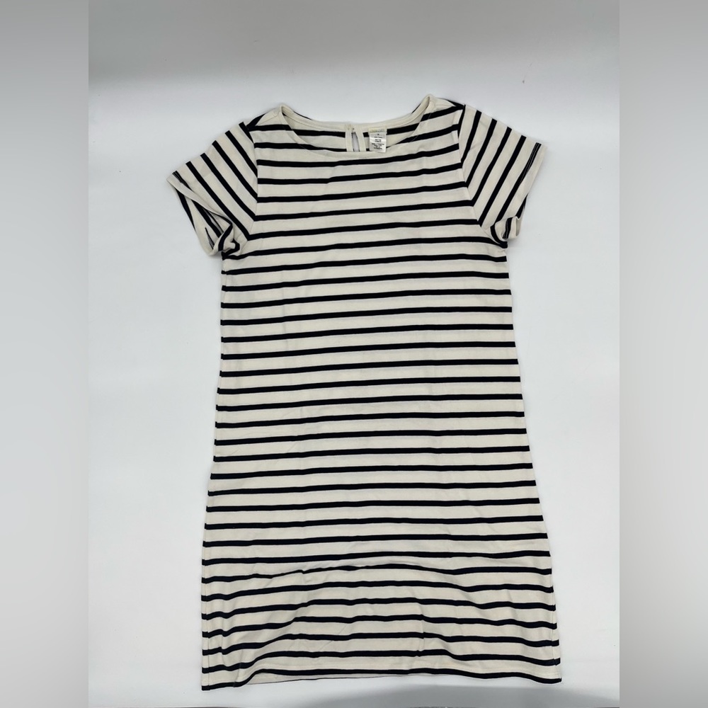Super cute J. Crew dress! 🖤🤍